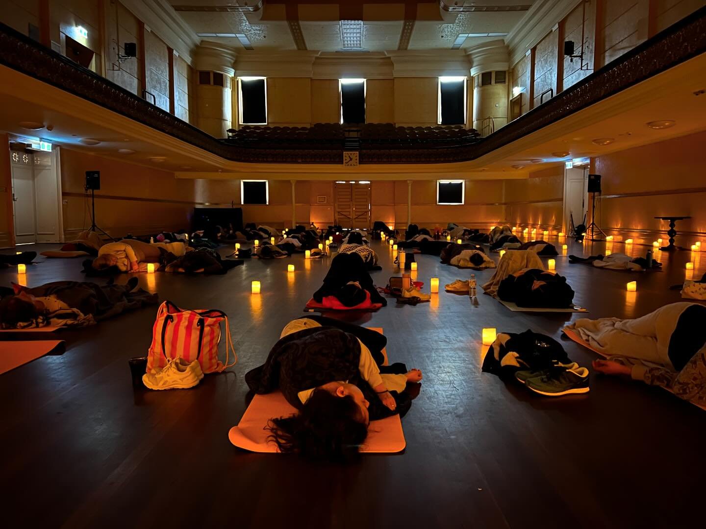 Yesterday I had the honour of guiding three sound meditations at #collingwoodtownhall for @fever_global as part of their new Mindful Glow Candlelight events. 

It&rsquo;s been a heavy news week, evoking sadness, anxiety and anger in many. Not to ment