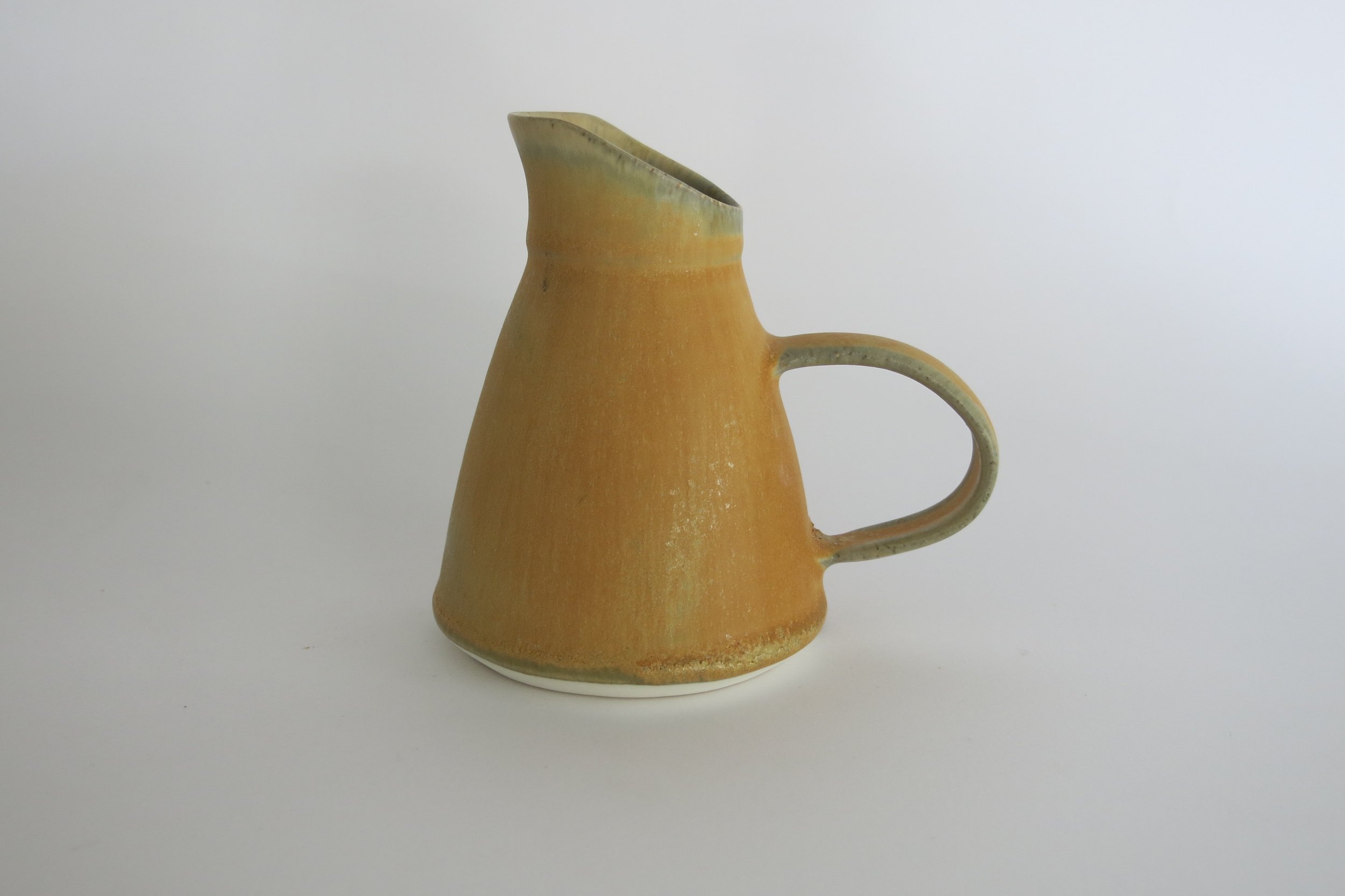 Elizabeth Masters Jug | Apricot glaze | Porcelain