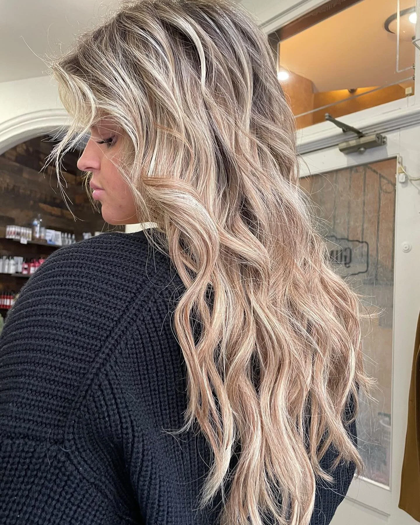 @hair_bybrina with the Custom Colored @bellamihair Extensions ✨ Check her out 6/2-6/5