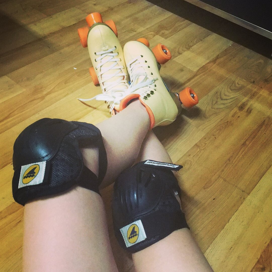 New obsession&hellip; 😍

#rollerskating #skate #rollerskates #hobby #newskates #newwheels #wheels #kneepads #impala #impalas #impalaskates #impalaskatesquad #retro #retroskate #whatcouldgowrong #skatergirl