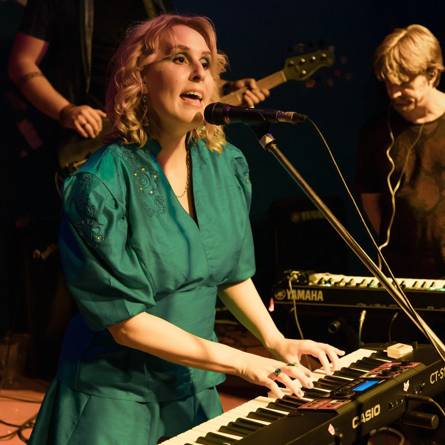 Well haaaiii! I am doing much better, thank you for all the sympathy messages. I finally got over the flu! I've been practicing lots with the band for our rescheduled gig and I'm looking forward to sharing our newest songs. You now have lots of time 