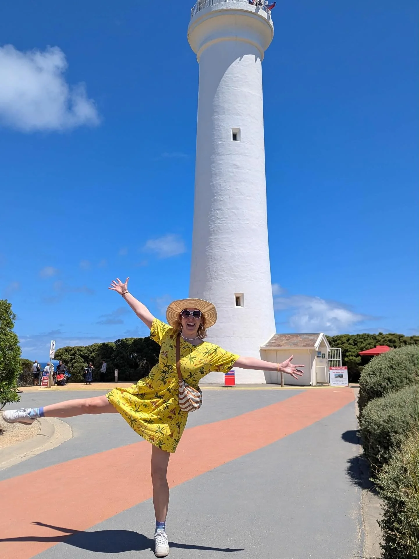 Time for some essential on-brand Australiana content. Happy summer everyone! 🐨🐬🌈🌊🌿
#australia #australianmusicscene #australianmusic #greatoceanroadaustralia #ilovekoalas