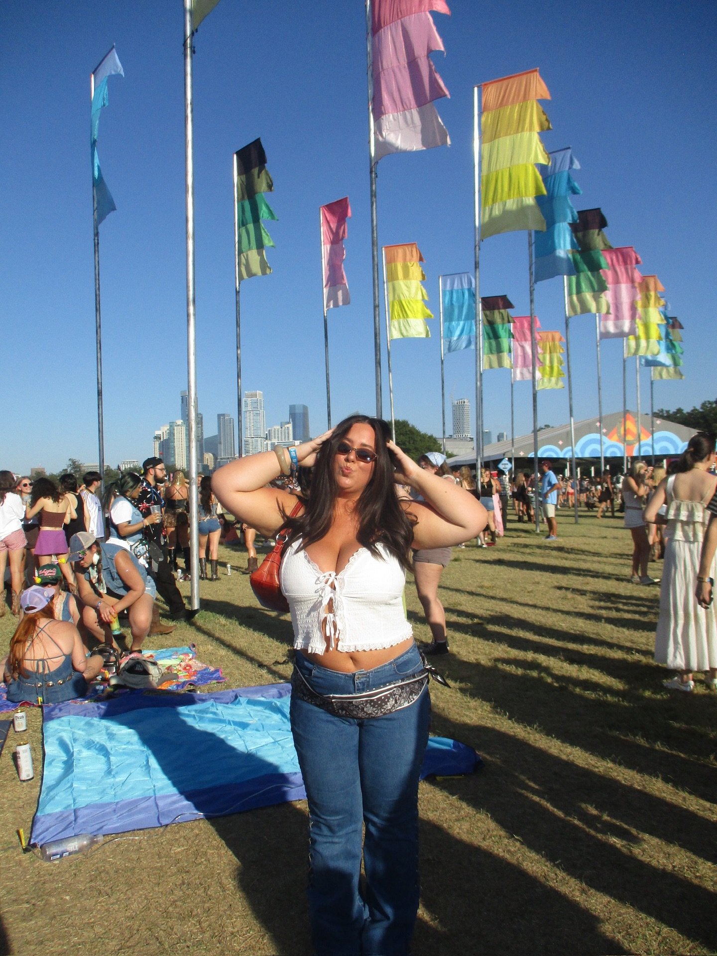 Jeans survived day 1 😌✨