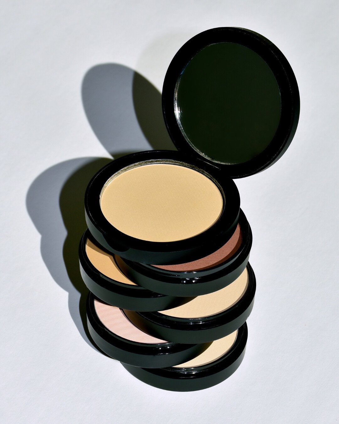 Weightless, perfected ✨

A semi-matte, long-wearing formula that blurs and smooths for a true second-skin finish, designed to be stay in place all day. Available in 24 shades.