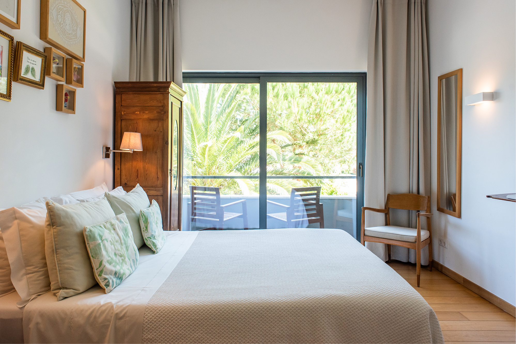 Balcony Room