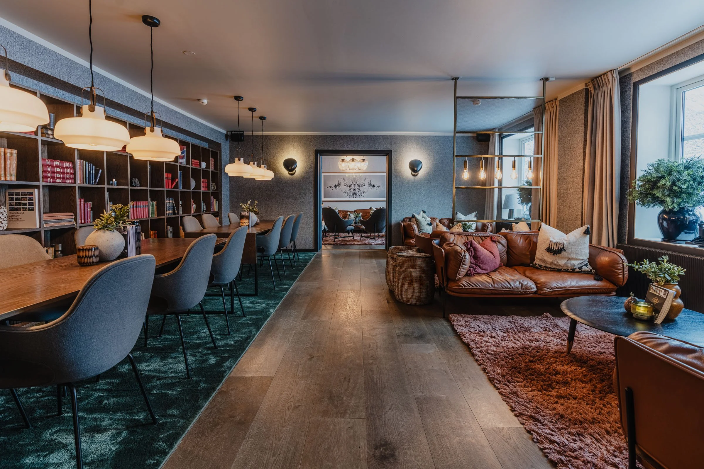 Hurtigruten-Svalbard-Funken-Lodge-Bibliotek-Ragnhild-Utne-01.jpg