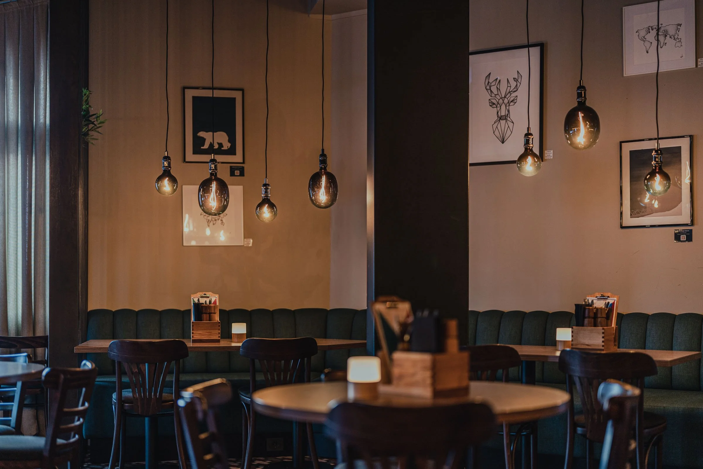Hurtigruten-Svalbard-Longyearbyen-Radisson-Blu-Polar-Barentz-Gastropub-Ragnhild-Utne-08.jpg