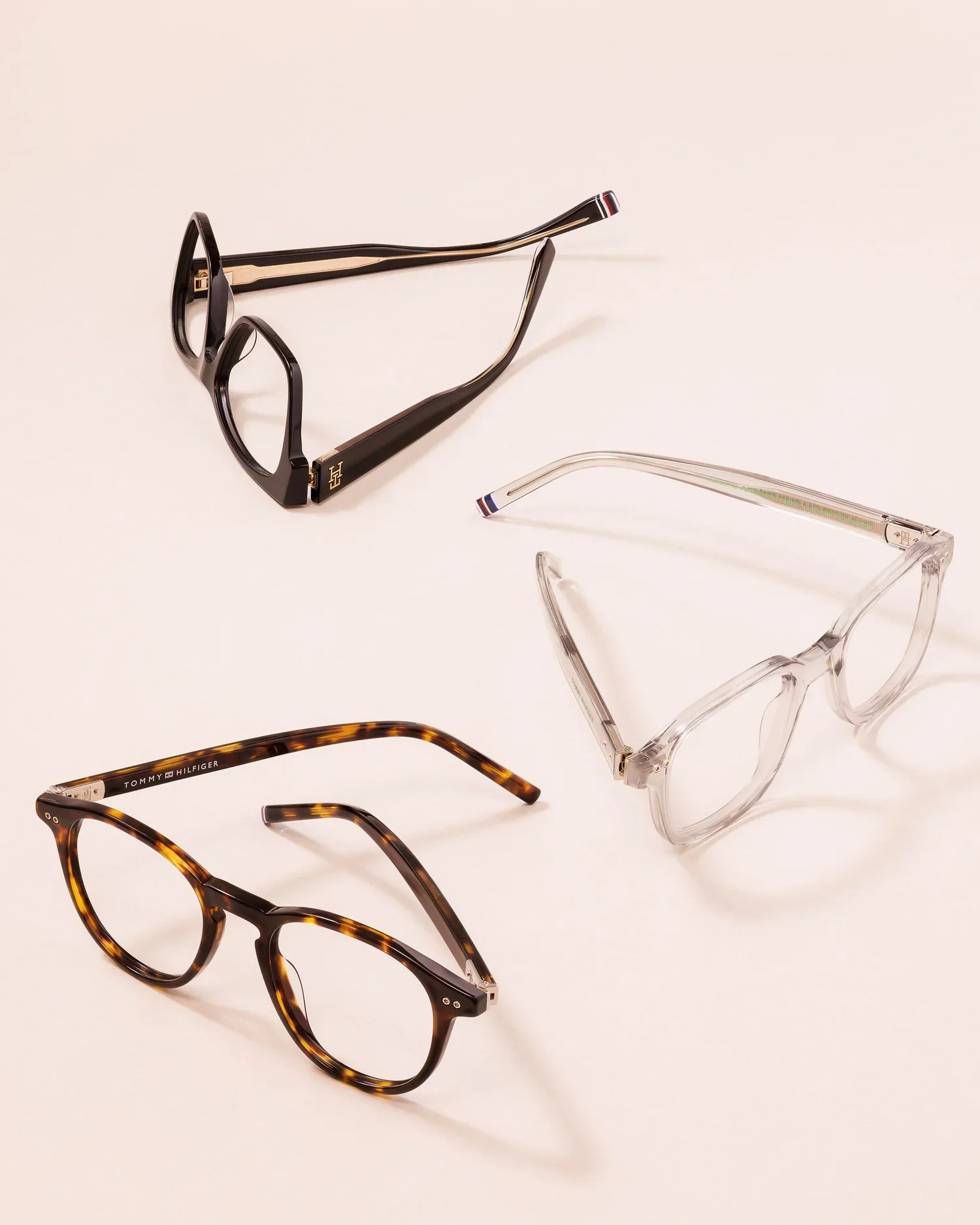tommy-hilfiger-eyewear-product-photography-1-1.jpg.webp
