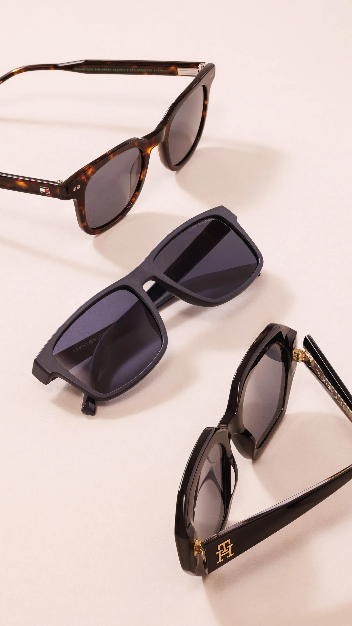 tommy-hilfiger-eyewear-product-photography-2.jpg.webp