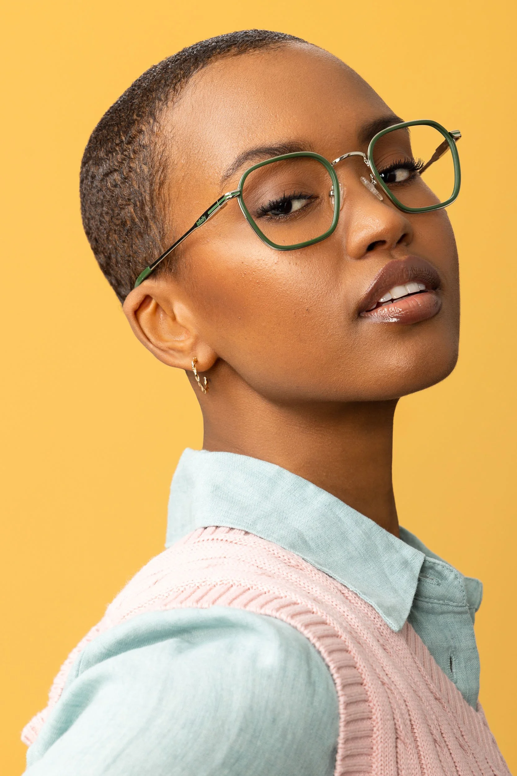 colourful-fashion-model-photoshoot-sunglasses-infinity-16.jpg