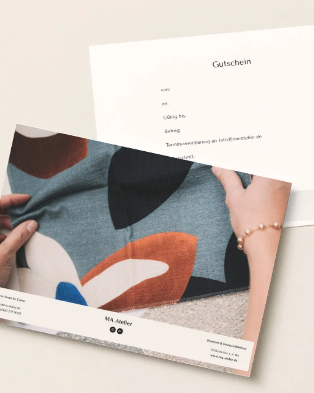 Auf der Suche nach dem perfekten Geschenk?

MA Atelier bietet personalisierbare Geschenkgutscheine an:

&bull; Interior Coaching &ndash; 1 Std. Quick Check
&bull; Ma&szlig;gefertigte Polsterarbeiten &ndash; Kissen, Vorh&auml;nge, ...

Sie bestimmen d