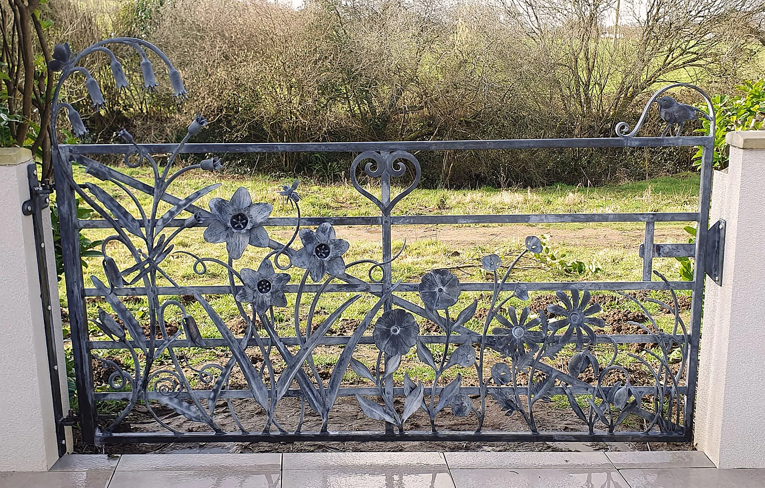 Sculpted Memory Gate