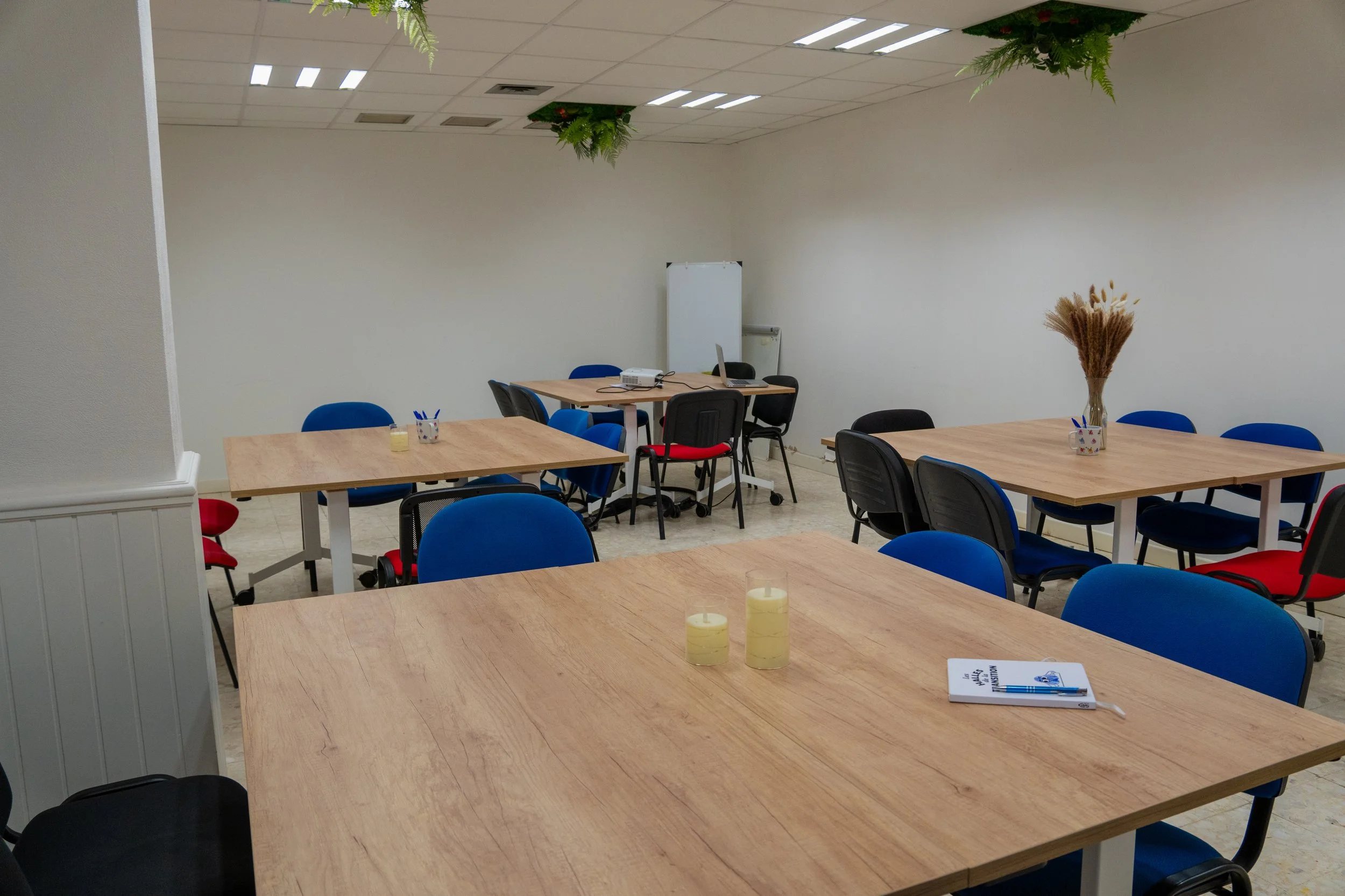 Salle de conférence modulable et personnalisable.