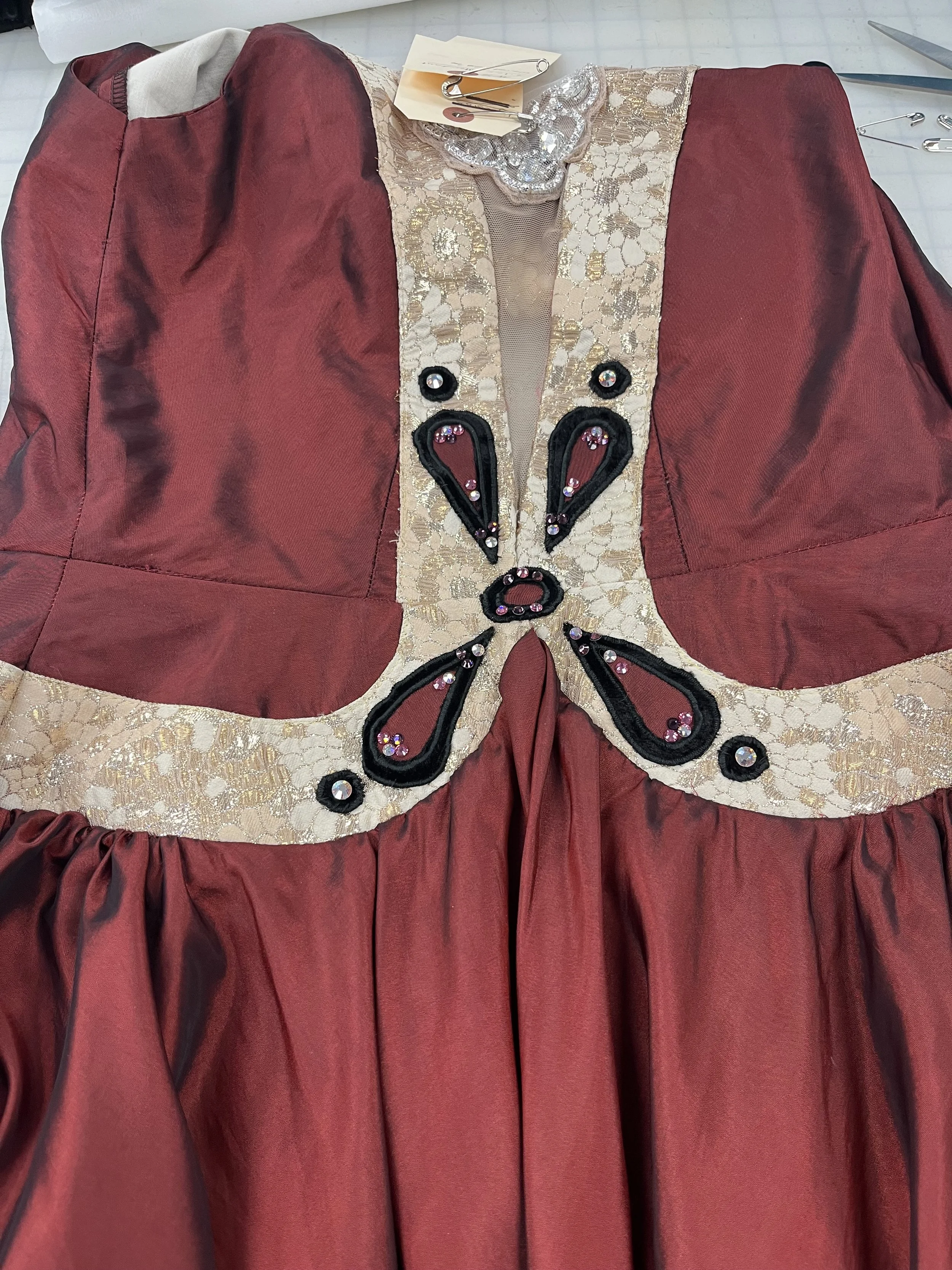 Rhunestone Positioning
Costume made while under contract with BalletMet Columbus
