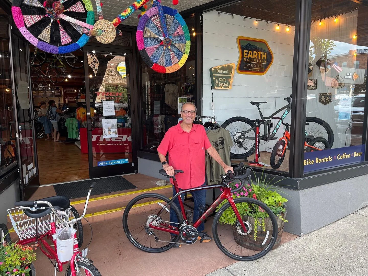 Meet the Team — Earth Mountain Bicycle