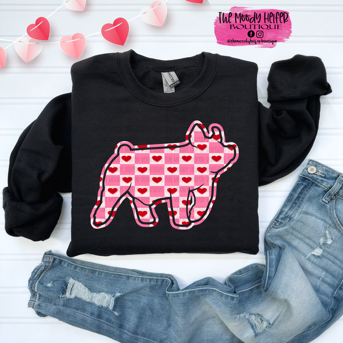 checkerboard hearts pig.png