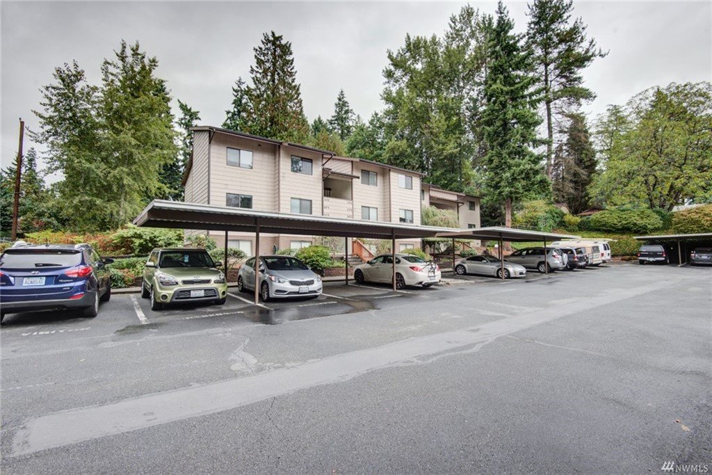 19818 15th Ave NE #302, Shoreline | $285,000*