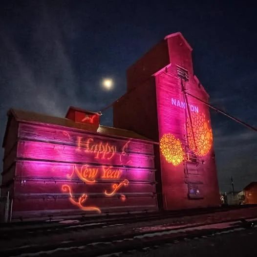 And...the New Year lights are up on the @nanton_elevators! Catch these on the sides of the elevators on Hwy 2 north in Nanton until January 8th. Do some shopping in town, grab a bite to eat, and check out the lights before they're gone. Thanks to the