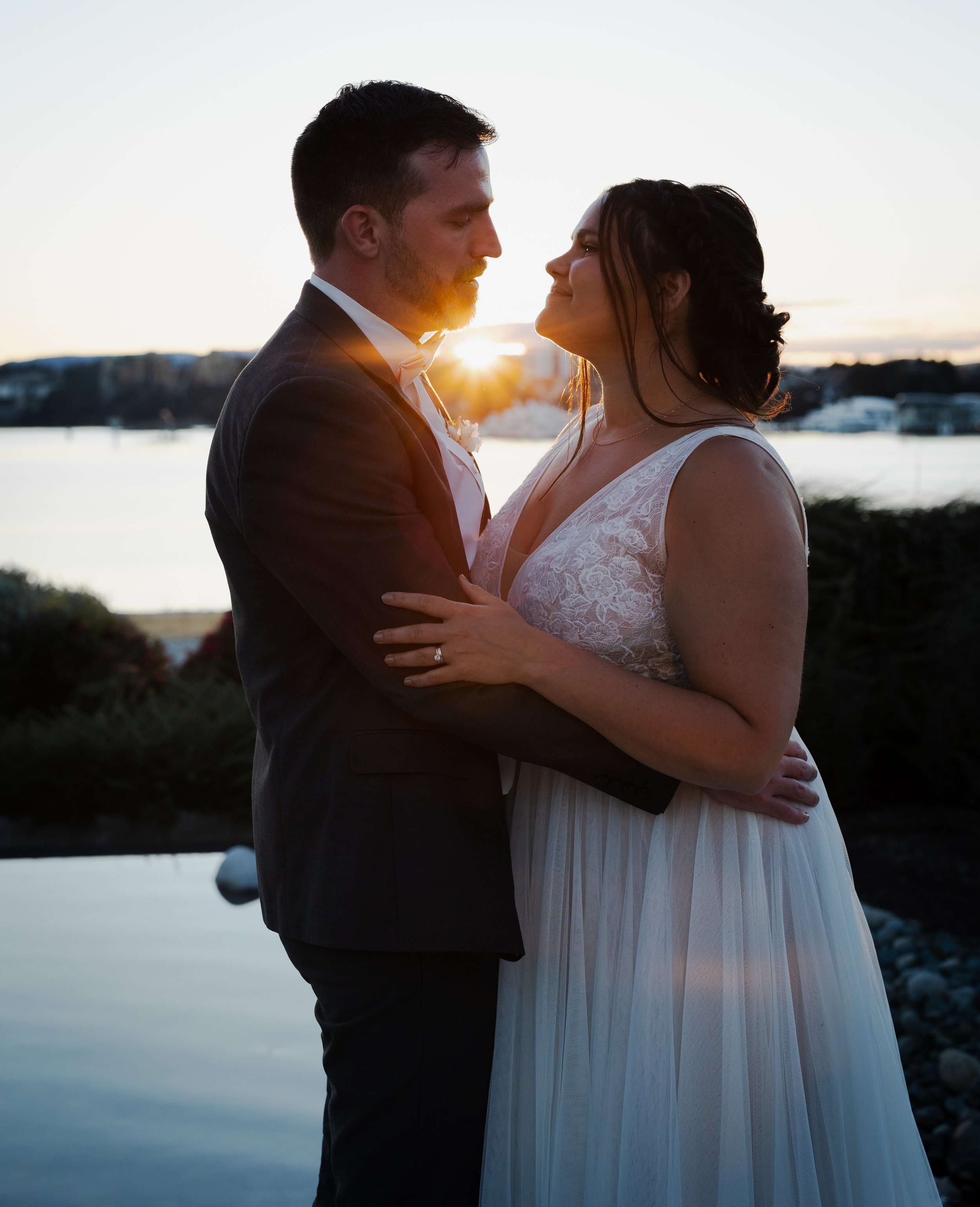 sunset wedding photography taken by haley johnstons