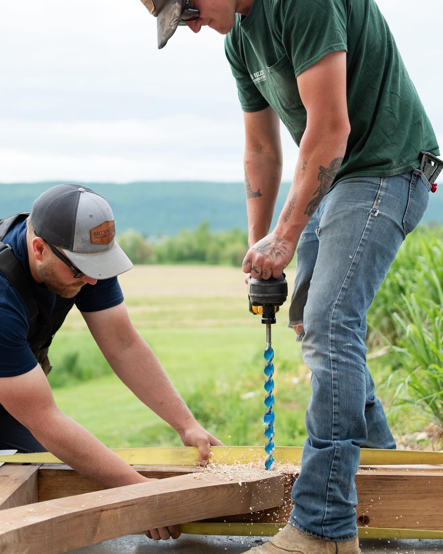 Some detail shots of the assembling process of a timber frame pool house. 🪵🔨🪚

#bigvalleyconstruction #jlg #dji #mifflincounty #bigvalleybuilds #bigvalley #centrecounty #diamondbacktoolbelts #truewerk #truewerk10k #truewerkonsite #haulmarktrailers