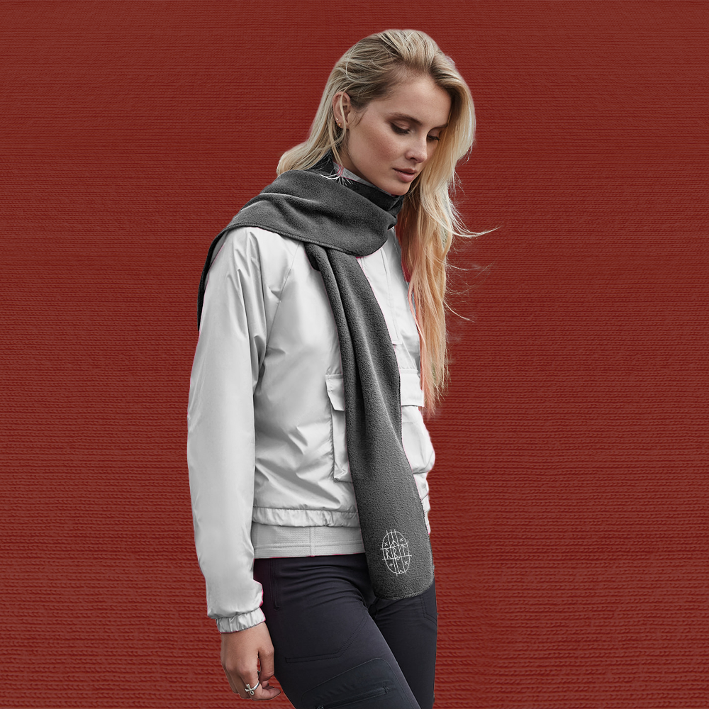 Scarf-Model1-Grey-Midsommar.png