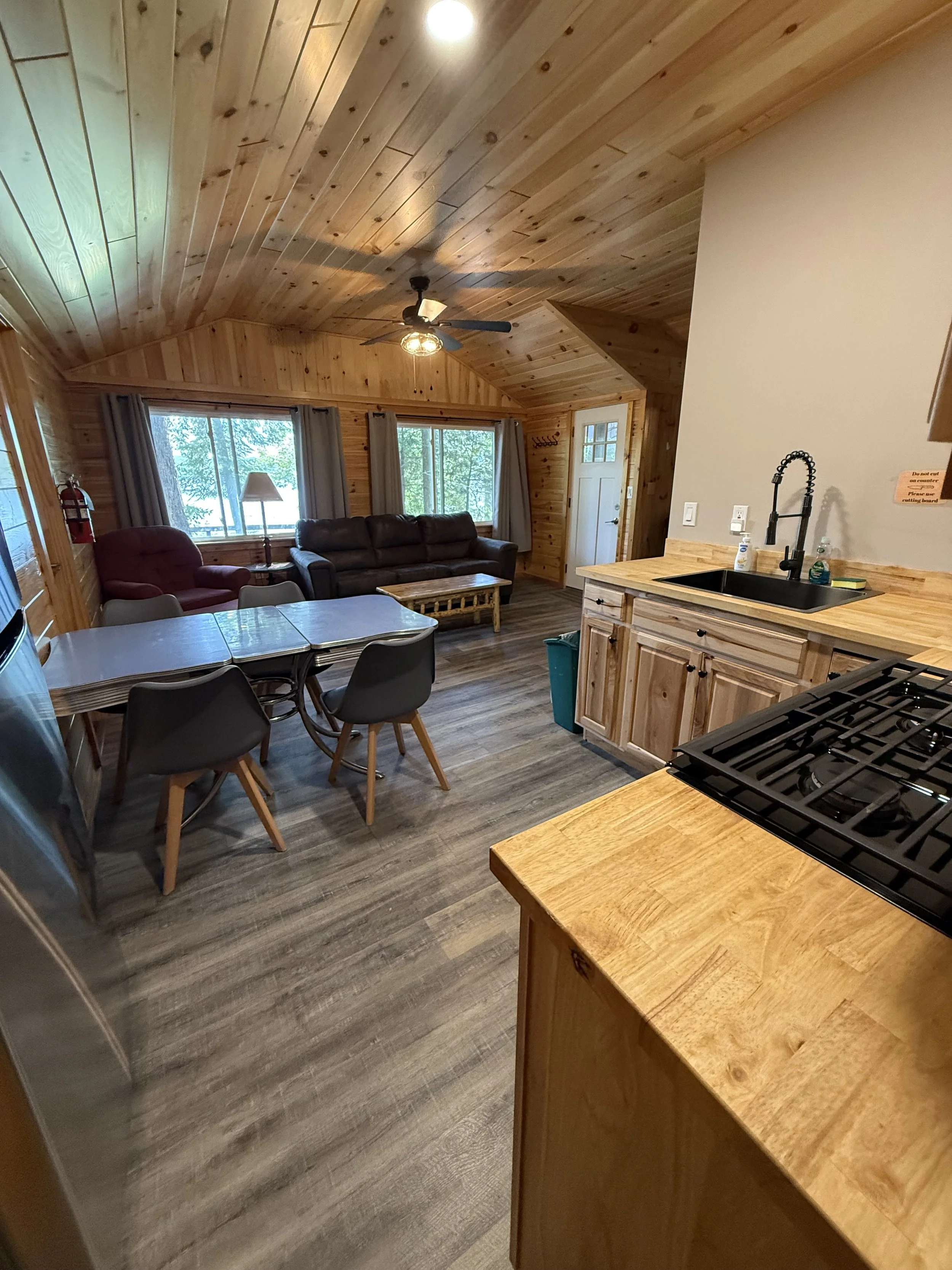 pine dining.jpeg