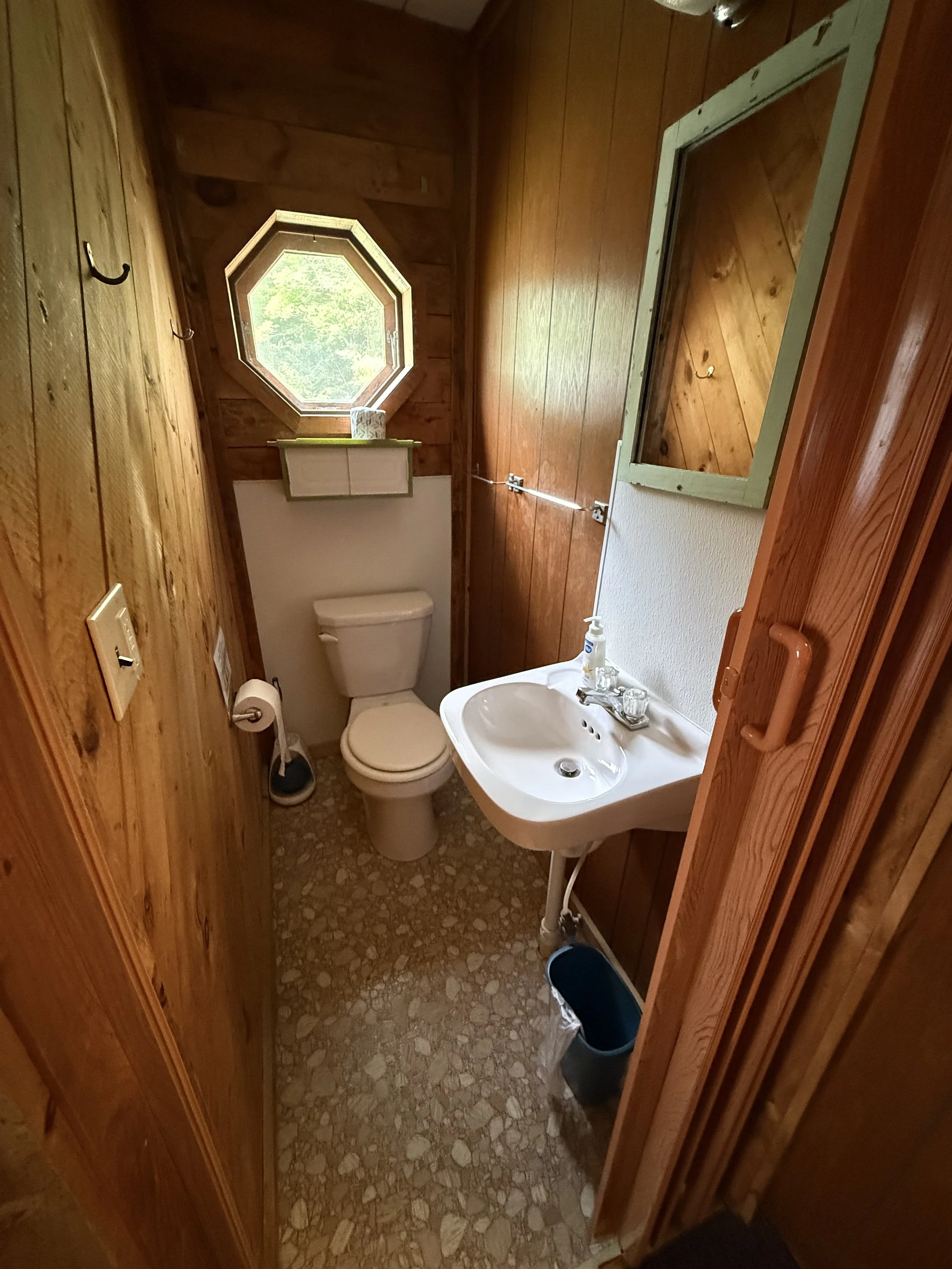 lakeview up half bath.jpeg