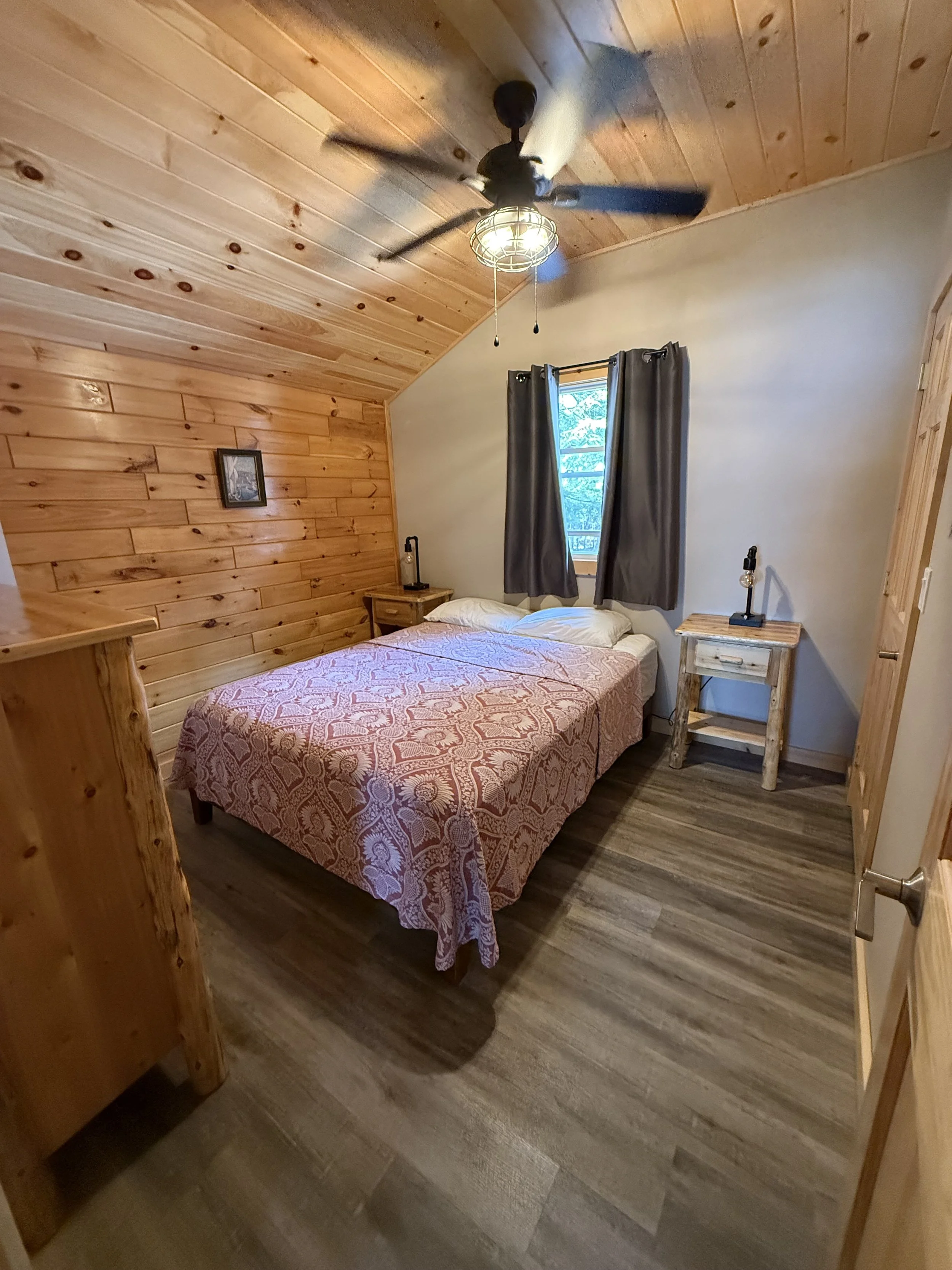 pine bed1.jpeg
