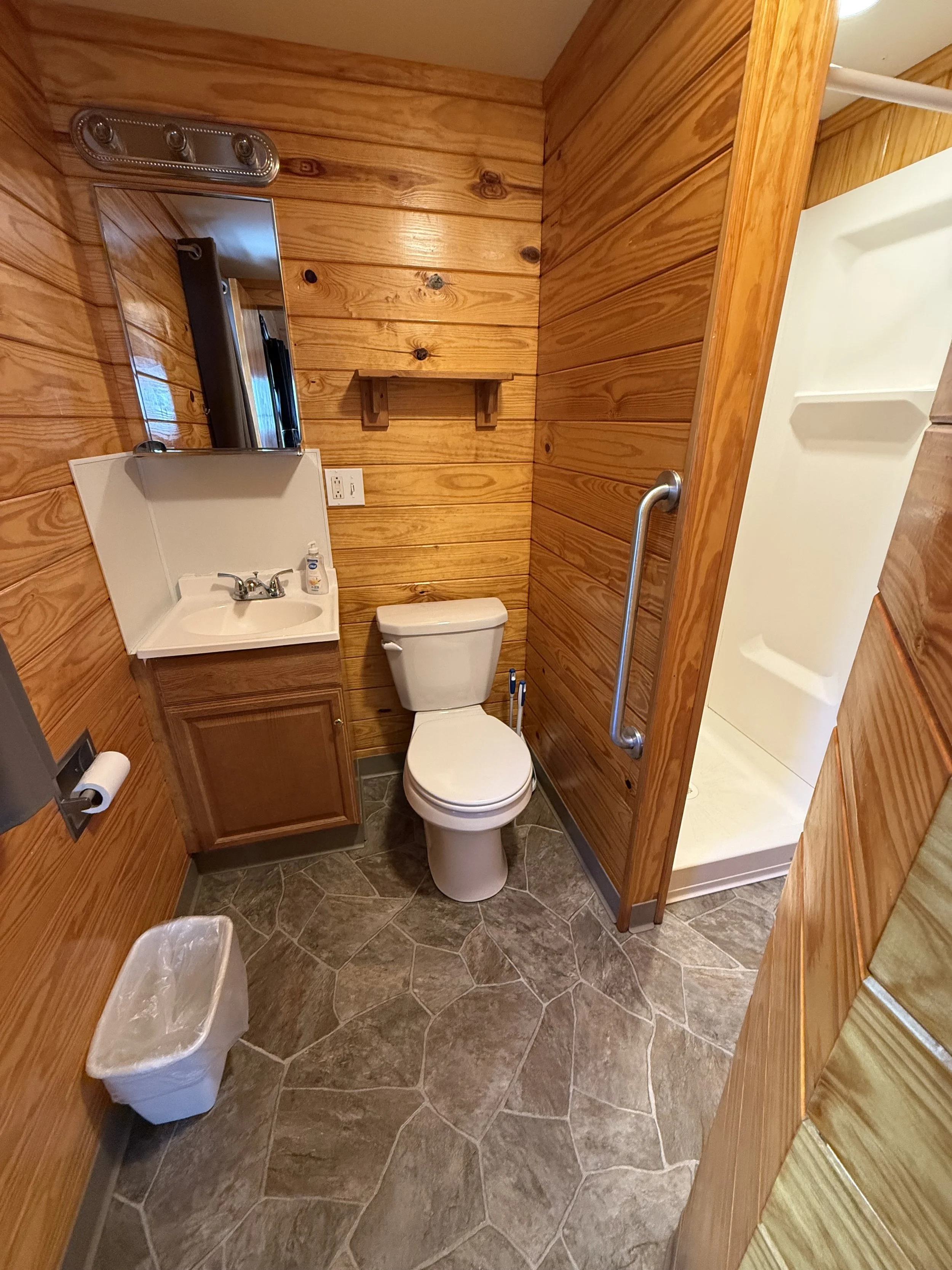 maple bath.jpeg