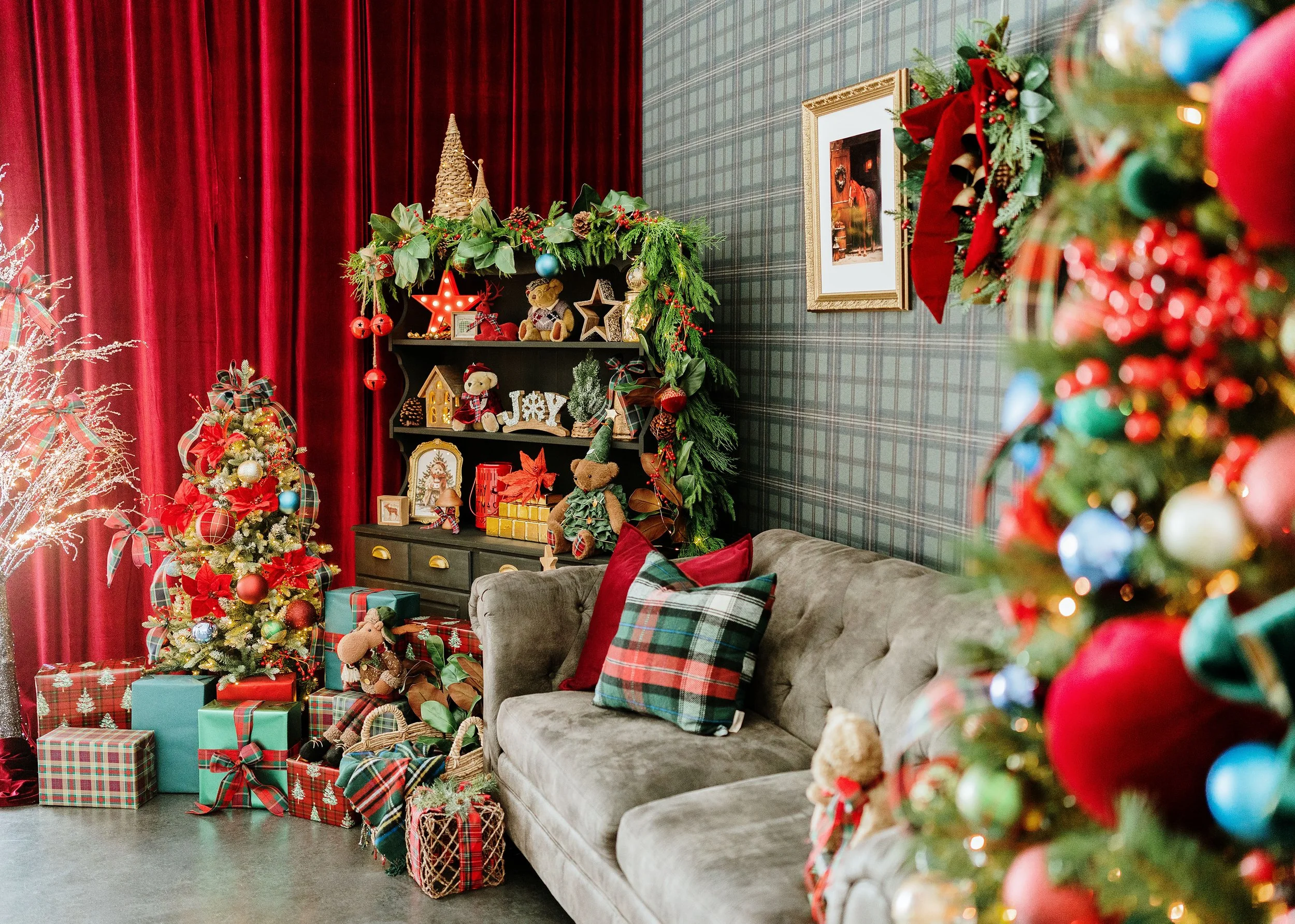 The Tartan Room – Available Oct. 17–Dec. 31, in front of the Dark Mood Wall. 