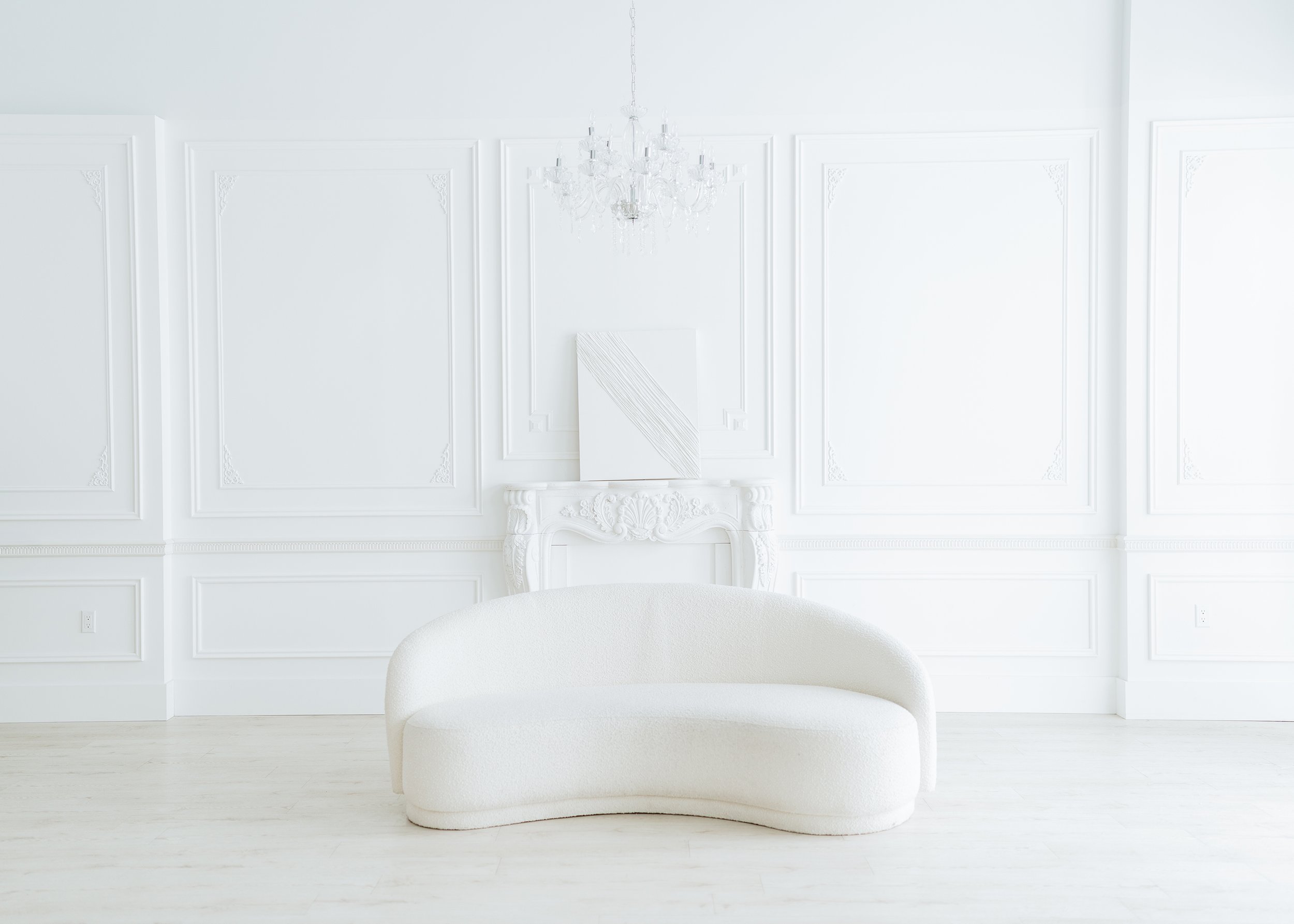 French moulding wall available until mid of March