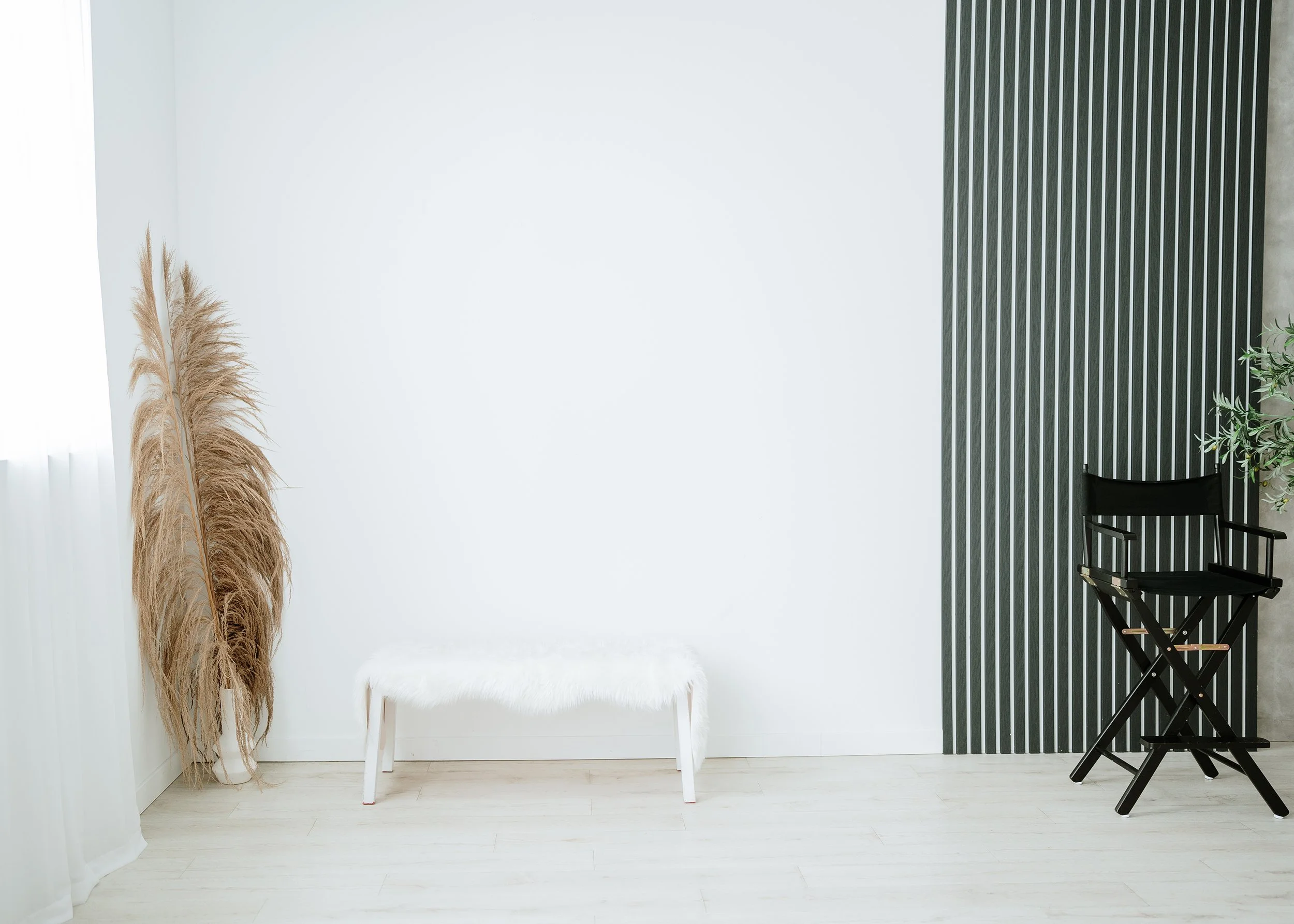 winnipeg rental studio-white wall.jpg