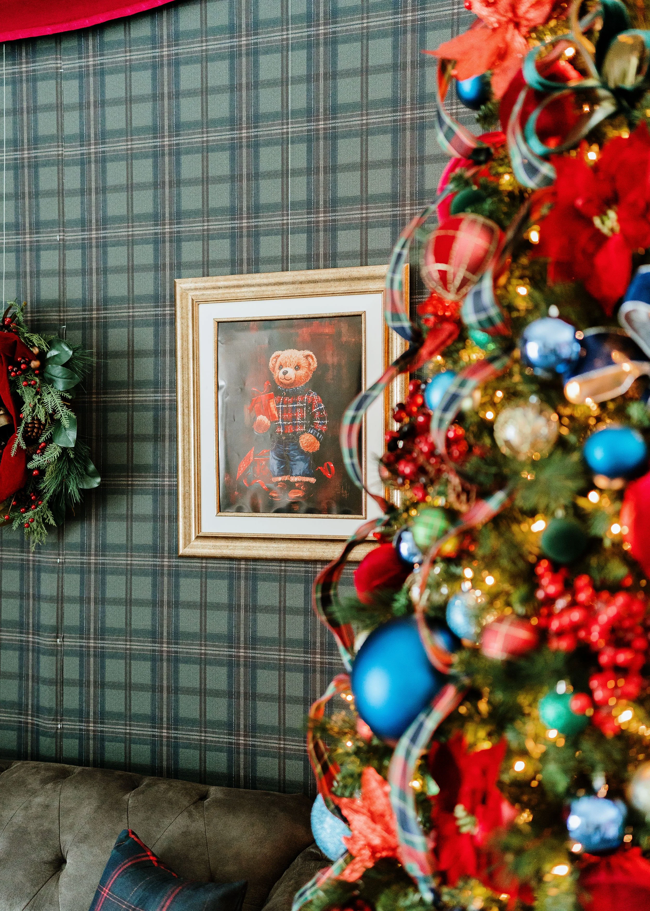 The Tartan Room – Available Oct. 17–Dec. 31, in front of the Dark Mood Wall. 