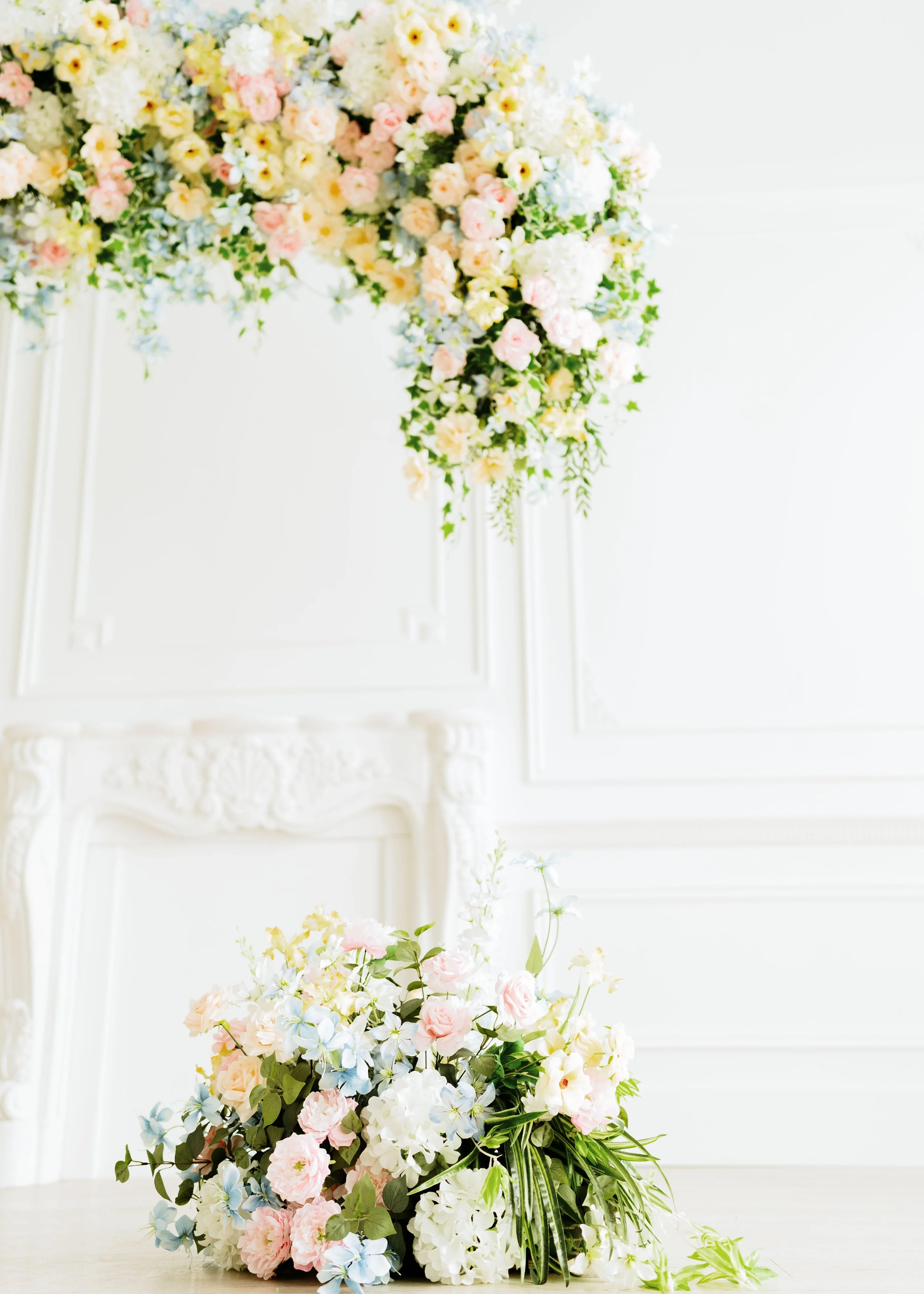 Soft Bloom Canopy – Mother’s Day
Available April 4–May 18
Set up in front of the French moulding wall, and the hanging florals cannot be moved.