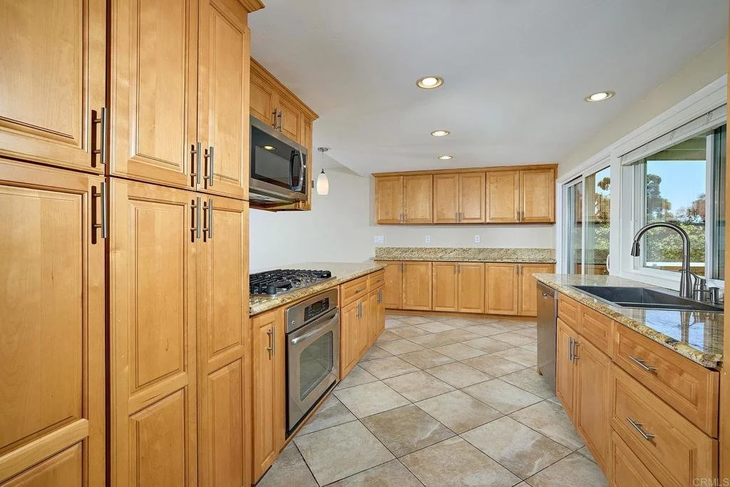 723 Fresca Ct - 8.jpg