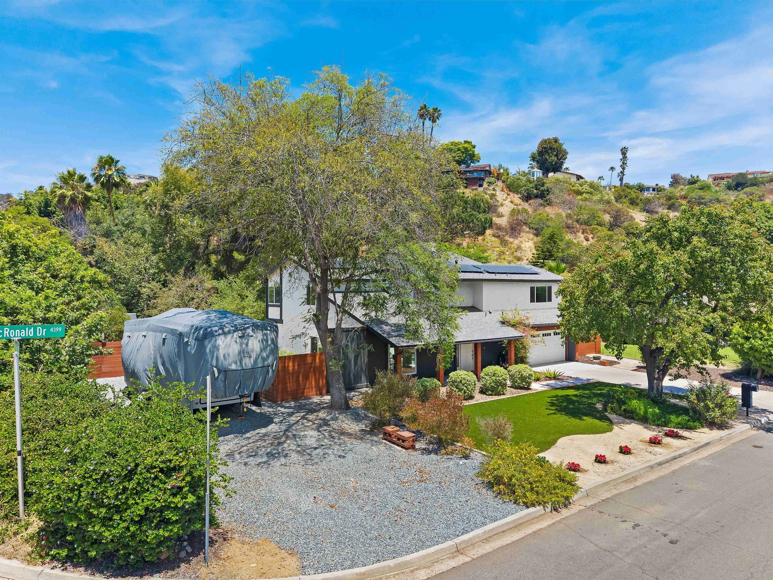 4369 Macronald Dr. - 3.jpg