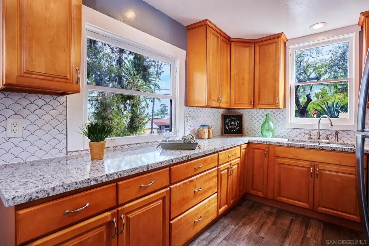 4510 Acacia Ave - 7.jpg