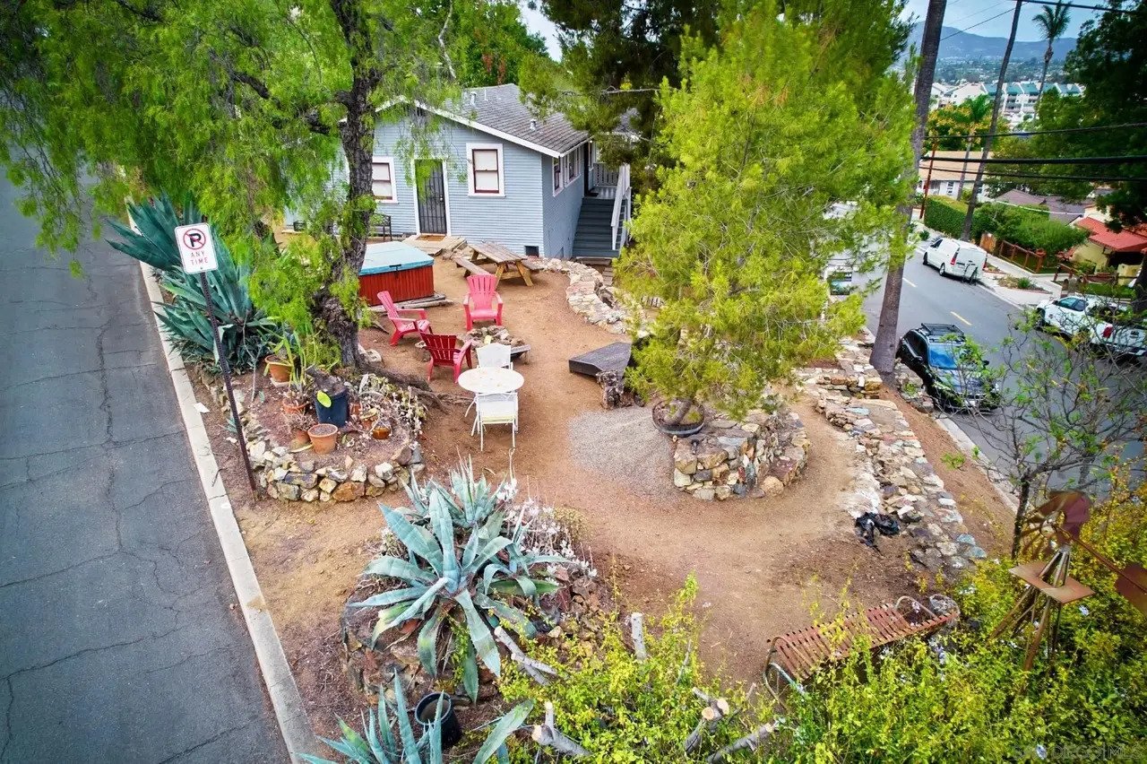 4510 Acacia Ave - 11.jpg