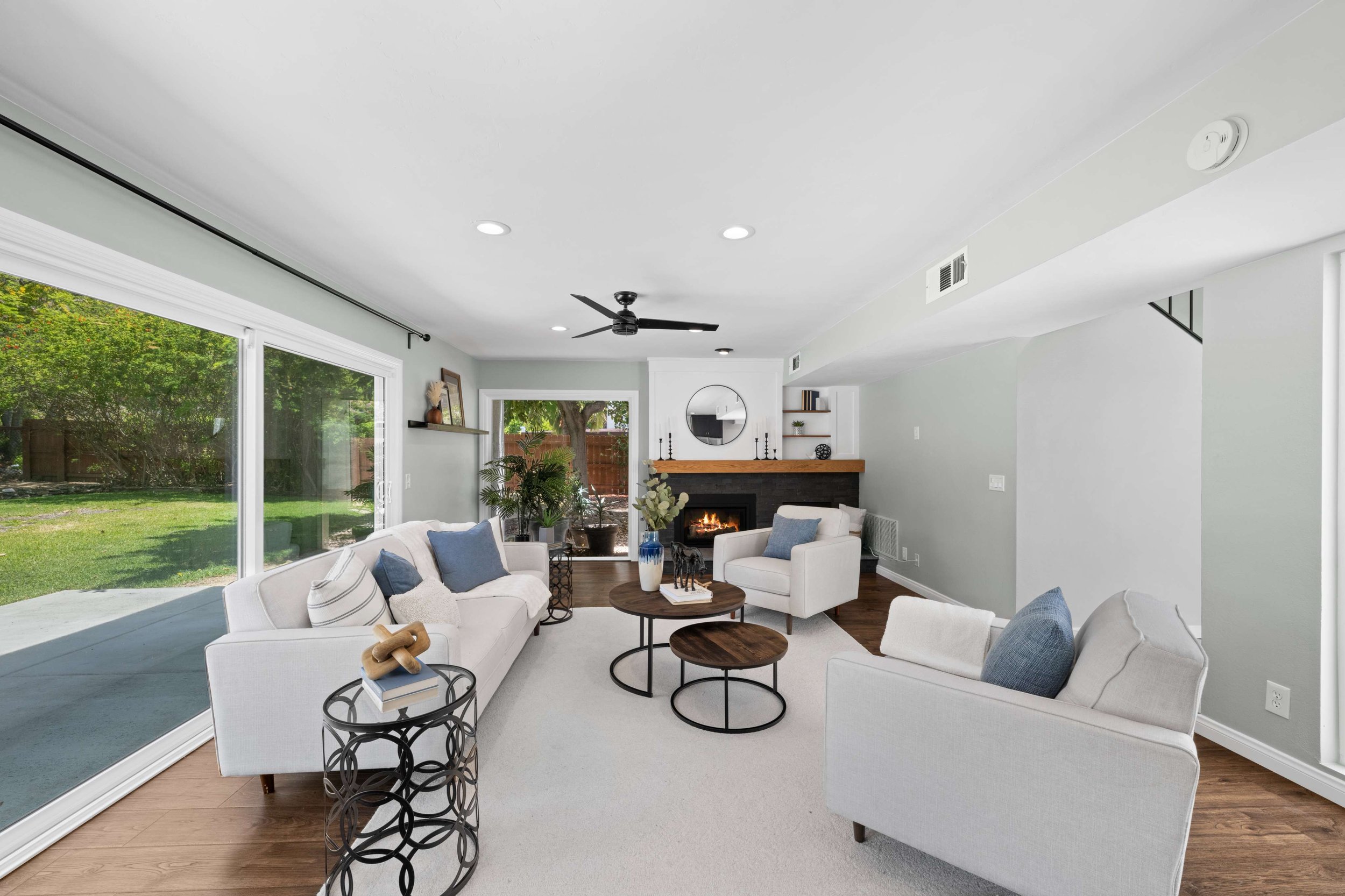4369 Macronald Dr. - 10.jpg