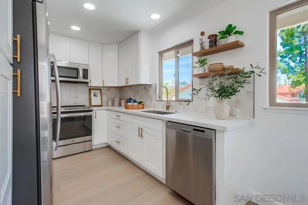 3113 Avenida Topanga - 8.jpg