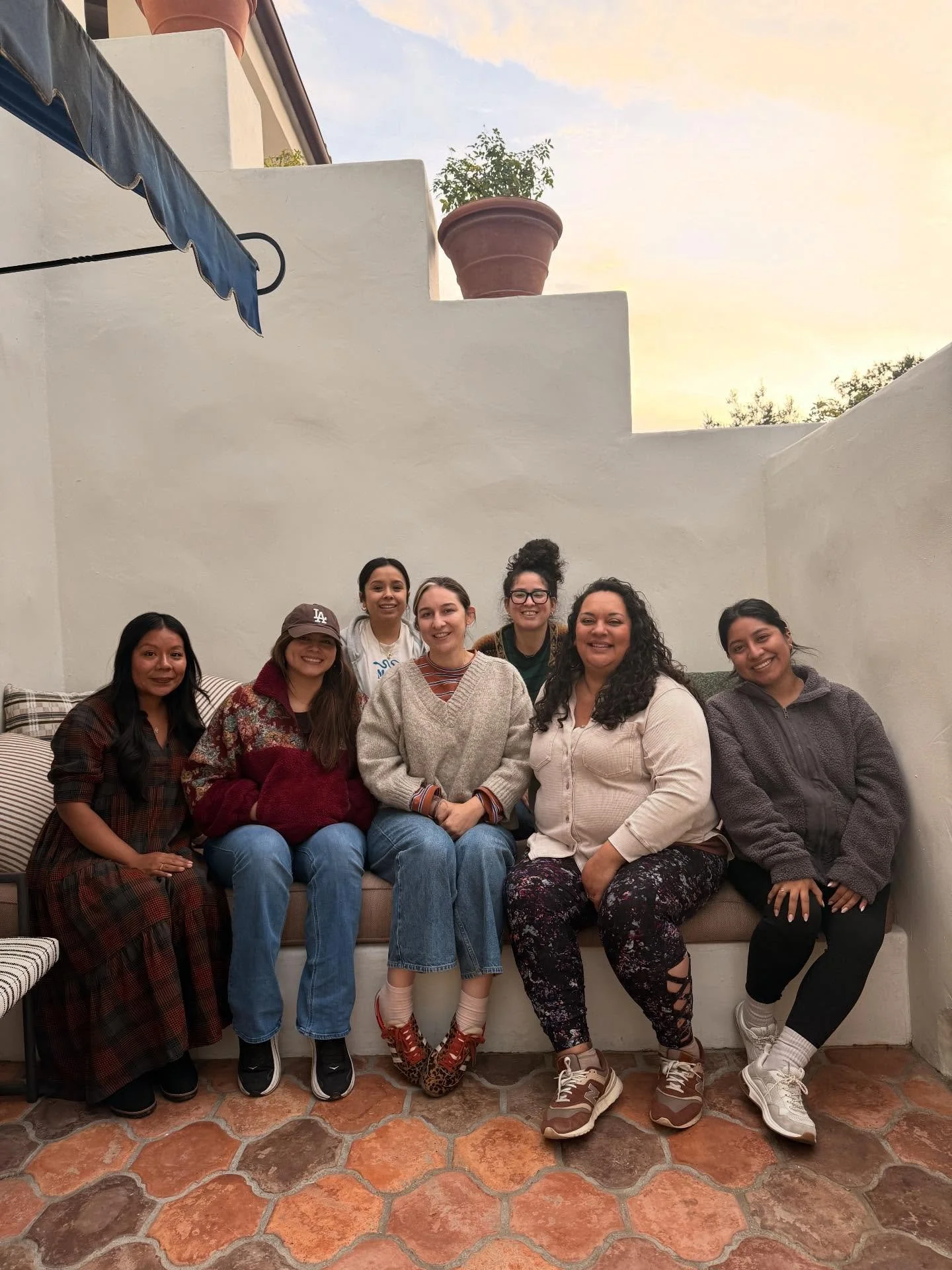 What started as a book club has grown into something so much bigger. A reminder of the power of gathering, slowing down, and being fully present together.
Holding this one close 💛 Gracias to @pinkmeansgo for closing out our day with breathwork.