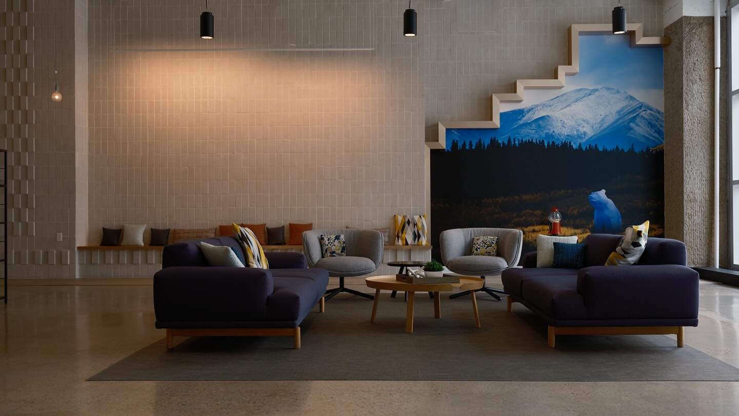 Why Here, why Forte 👏

This sitting area is a pocket of calm in downtown&rsquo;s rhythm, and the Blue Bear embodies Denver&rsquo;s playful yet grounded spirit. Whether you&rsquo;re sipping coffee, sharing stories, or stealing a quiet moment, sit awh