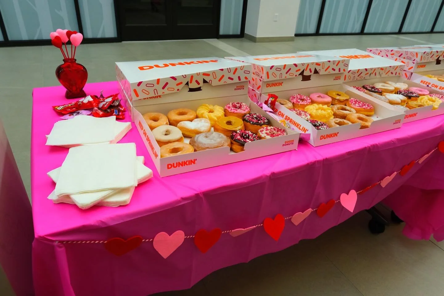 A little love in the the lobby with heart-shaped donuts this morning. Let&rsquo;s couple it with a warm coffee 💕🍩 
Our wonderful Galleria residents &mdash; we love having you here.

#ForteGalleria #OfficePerks #TenantAppreciation #CorporateCommunit