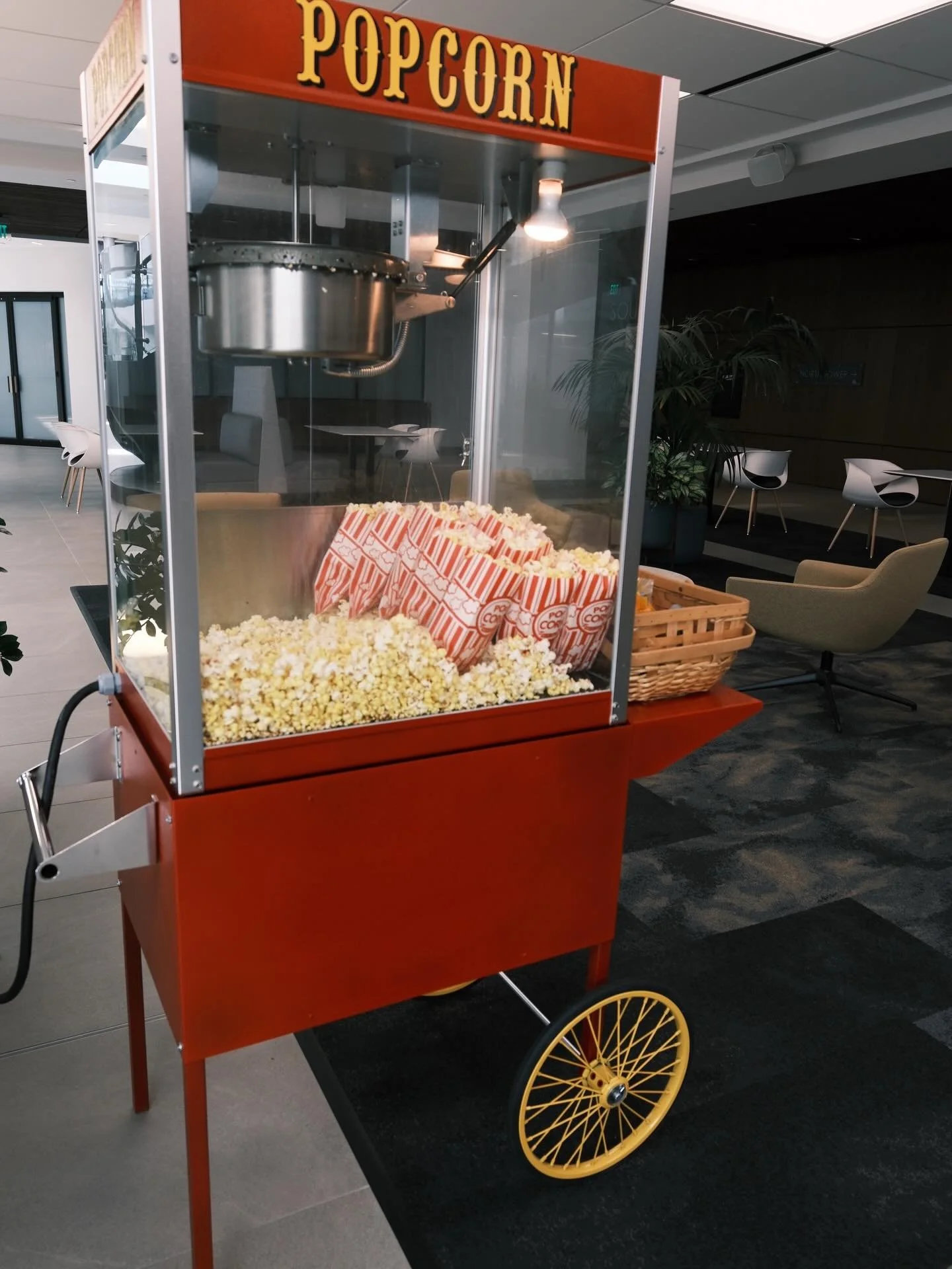 One of the best perks of working at Galleria Office Towers? We&rsquo;ve got fresh popcorn and beer at the ready&mdash;March Madness playing throughout the day to keep the energy high and conversations flowing.

Swing by, and stay awhile. 

#ForteDenv