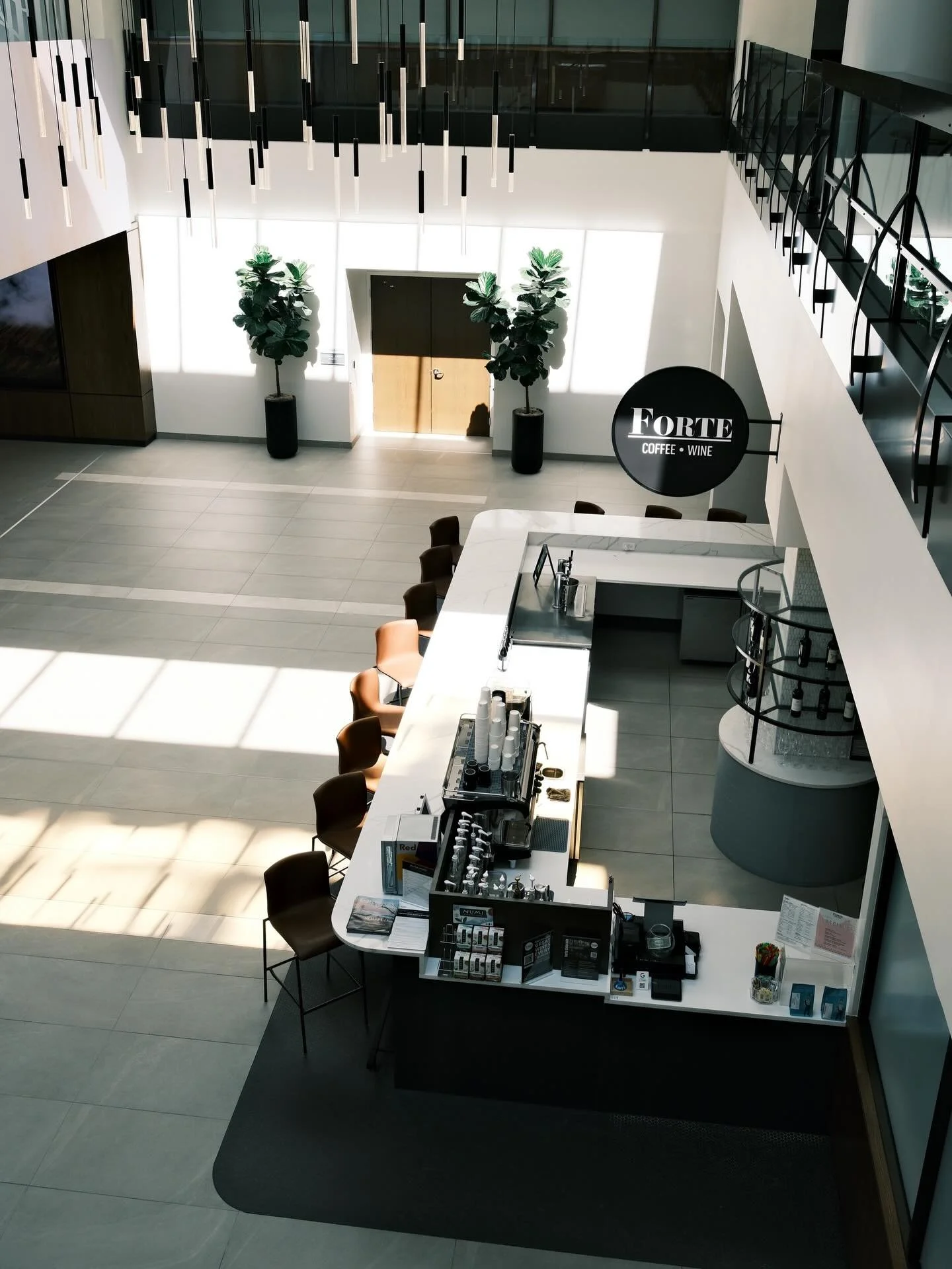 Looking for a new workplace in the best of Glendale? This is your sign to step out of the office and into your new favorite happy hour spot. No better place to unwind from the corporate grind than Forte at Galleria Office Towers.

See you downstairs 