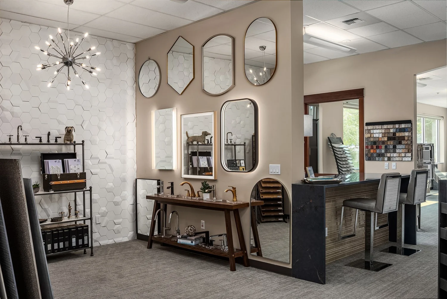 Decorative and illuminated mirror displays
