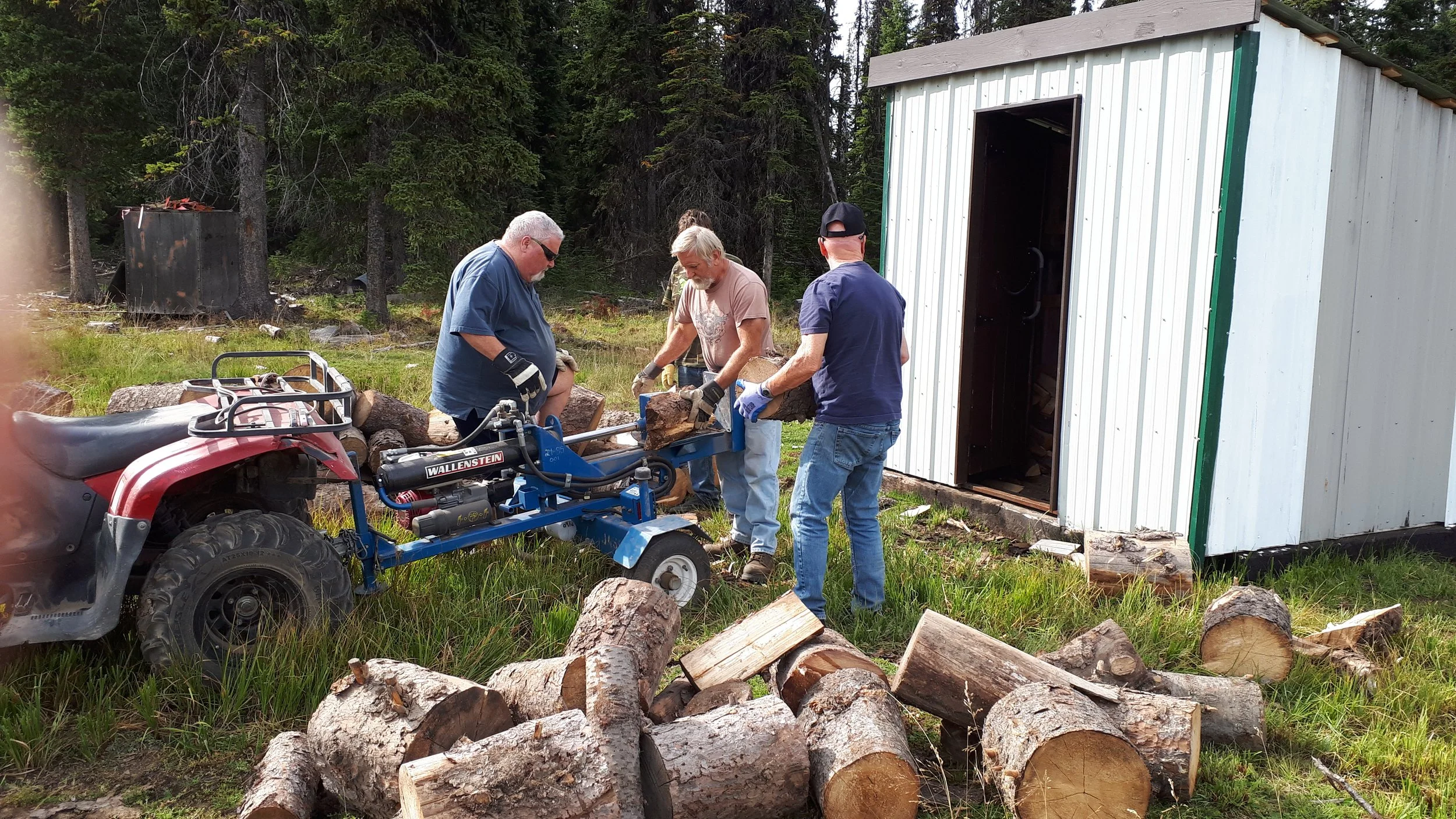 KAMLOOPS Family Friendly Snowmobiling Everyday. Let'sRide BC