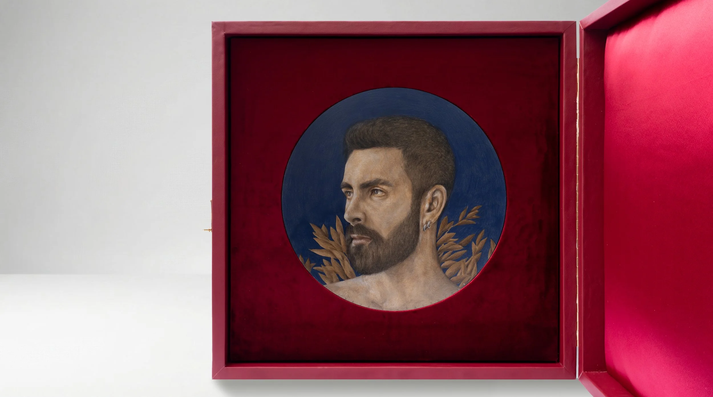 LES HOMMES ORDINAIRES (Leo) Acrylic & Color Pencil on wood - Wood and Textile 75 x 75 x 14 cm - 2026