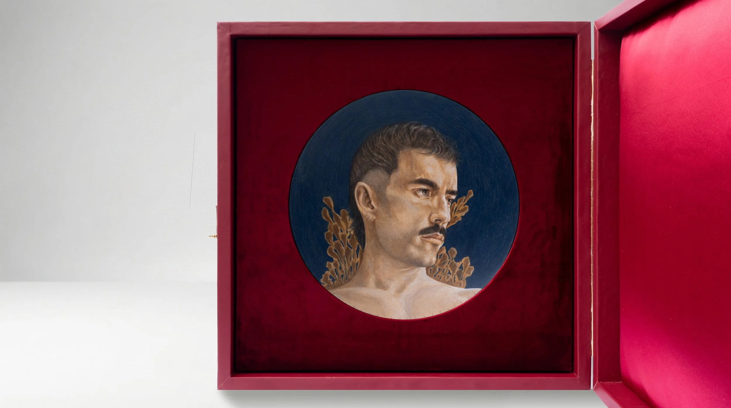 LES HOMMES ORDINAIRES (Valentin) Acrylic & Color Pencil on wood - Wood and Textile 75 x 75 x 14 cm - 2026