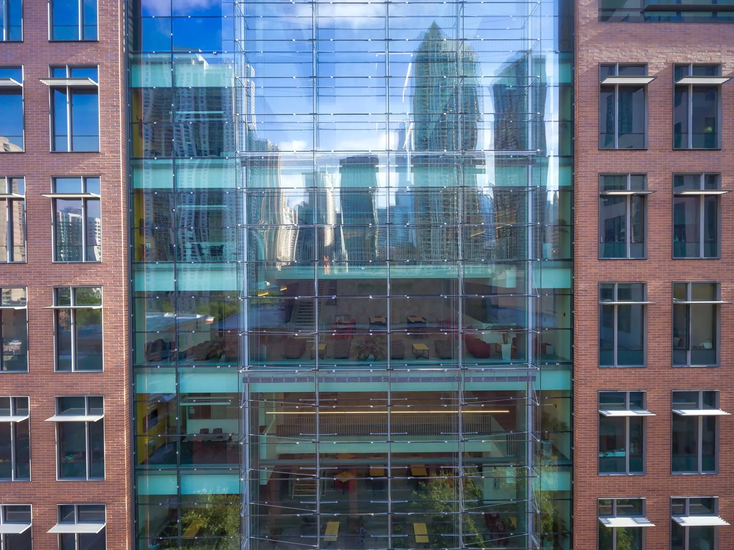 Schreiber Center Quinlan School of Business — VS1 by Innovation Glass